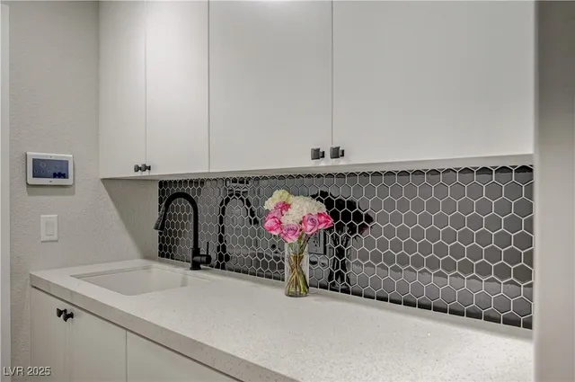 $950,000 | 246 Windsong Drive, Henderson, NV 89074