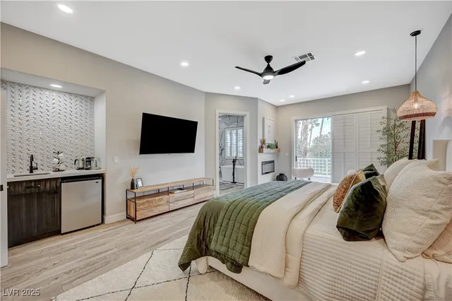 $950,000 | 246 Windsong Drive, Henderson, NV 89074