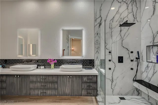 $950,000 | 246 Windsong Drive, Henderson, NV 89074