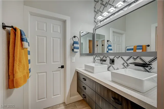 $950,000 | 246 Windsong Drive, Henderson, NV 89074