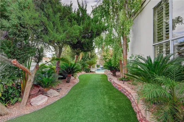 $950,000 | 246 Windsong Drive, Henderson, NV 89074