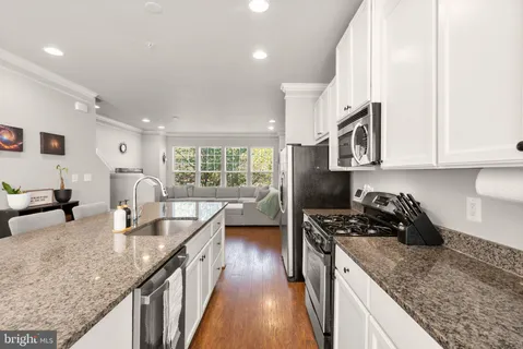 $465,000 | 13230 Shawnee Lane, Unit 102, Clarksburg, MD 20871