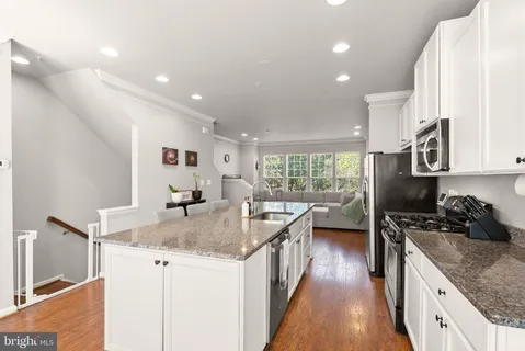 $465,000 | 13230 Shawnee Lane, Unit 102, Clarksburg, MD 20871