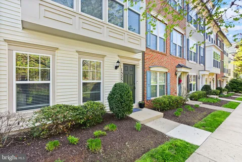 $465,000 | 13230 Shawnee Lane, Unit 102, Clarksburg, MD 20871