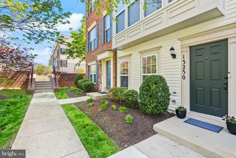 $465,000 | 13230 Shawnee Lane, Unit 102, Clarksburg, MD 20871
