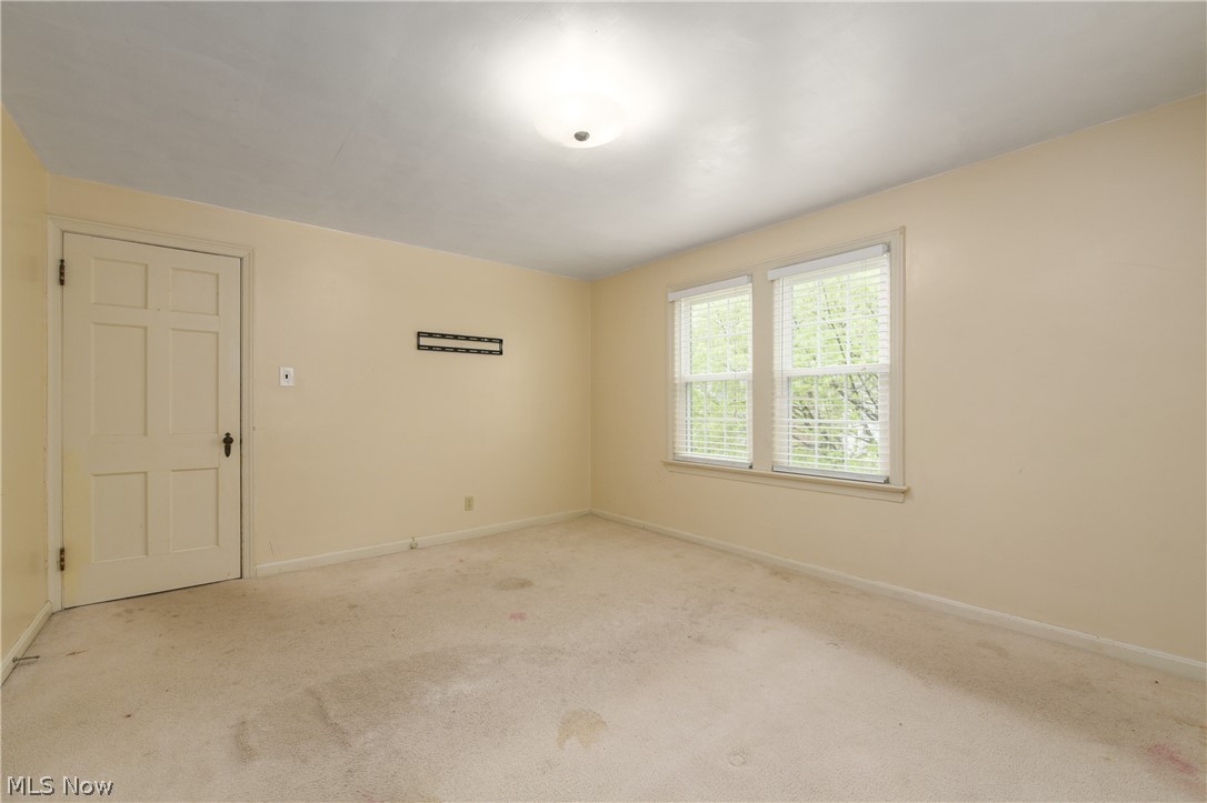 1148 Pennfield Road Cleveland, OH 44121 - Photo 21 of 32