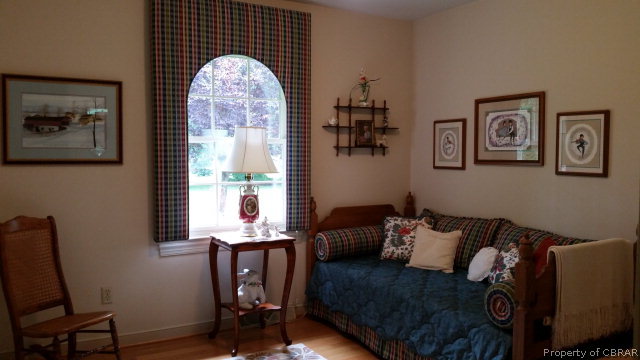 1769 Gloucester Road Gloucester Point, VA 23062 - Photo 8 of 17 Gallery Image 8
