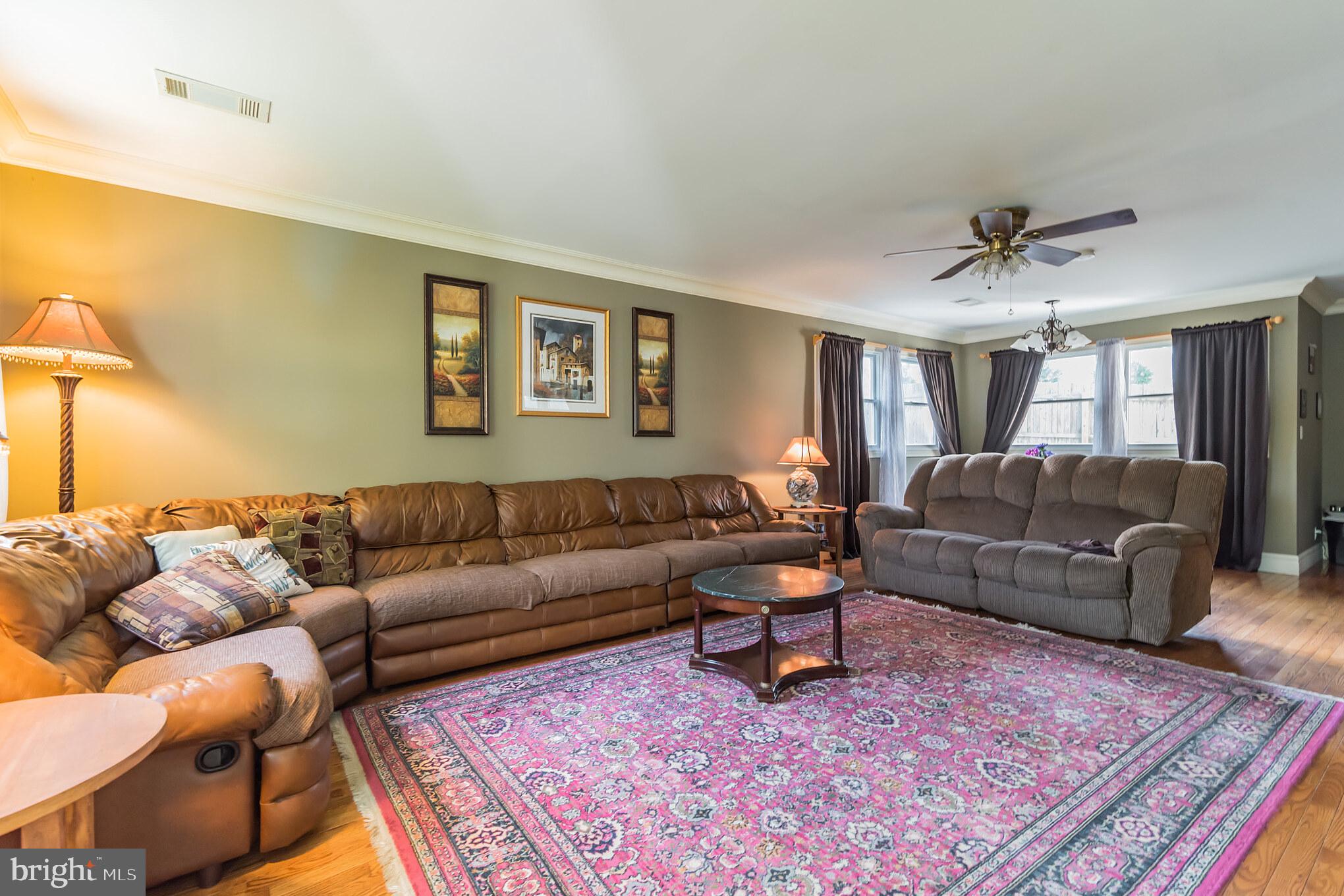 112 Valley Forge Terrace Wayne, PA 19087 - Photo 3 of 28 Living Room
