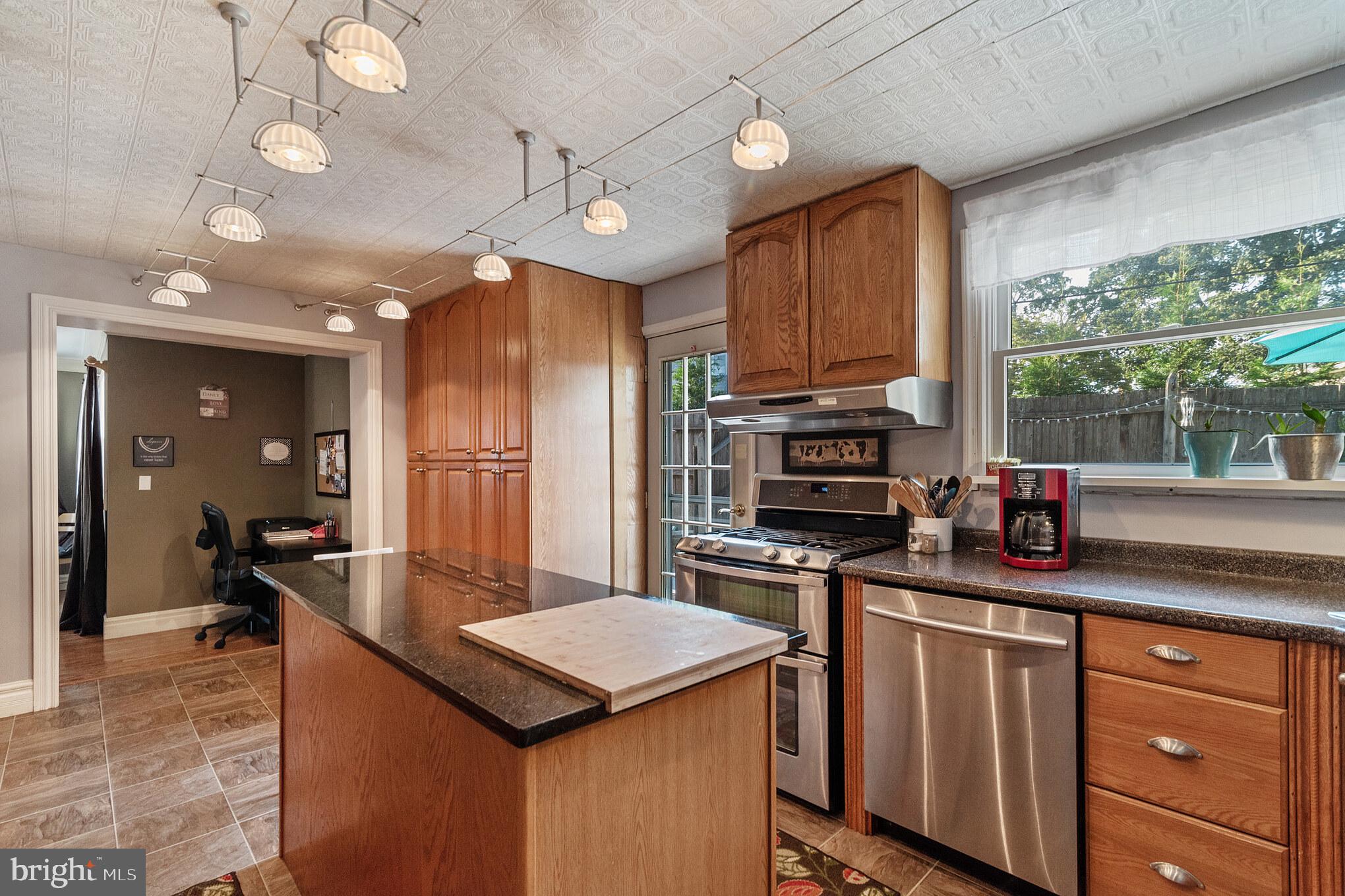 112 Valley Forge Terrace Wayne, PA 19087 - Photo 6 of 28 Kitchen