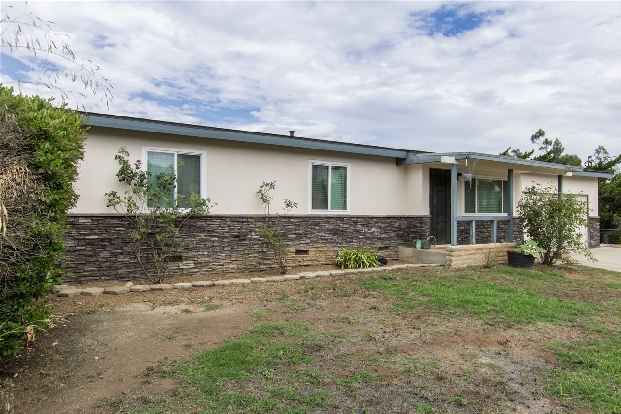 721 Magarian Road Fallbrook, CA 92028 - Photo 2 of 23