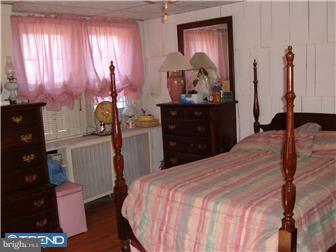 101 Ardsley Road Upper Darby, PA 19082 - Photo 11 of 12