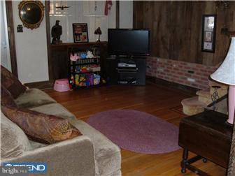 101 Ardsley Road Upper Darby, PA 19082 - Photo 3 of 12