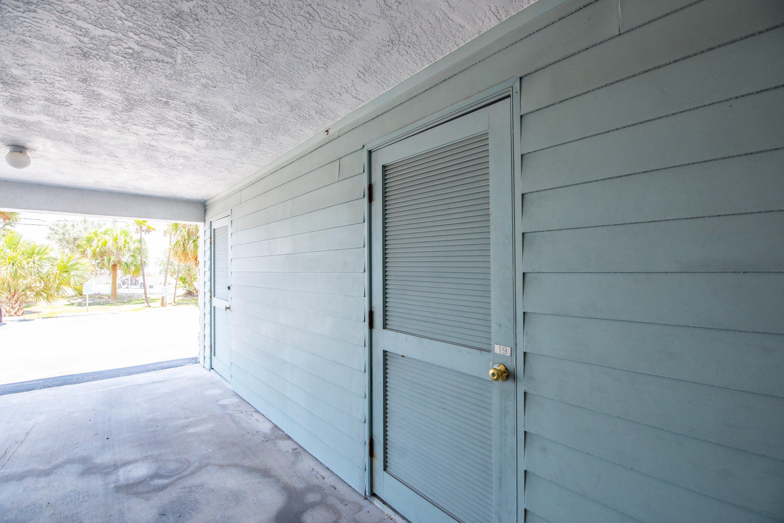 1901 South Roosevelt Boulevard, Unit 404S Key West, FL 33040 - Photo 30 of 39 a view of an empty room and window