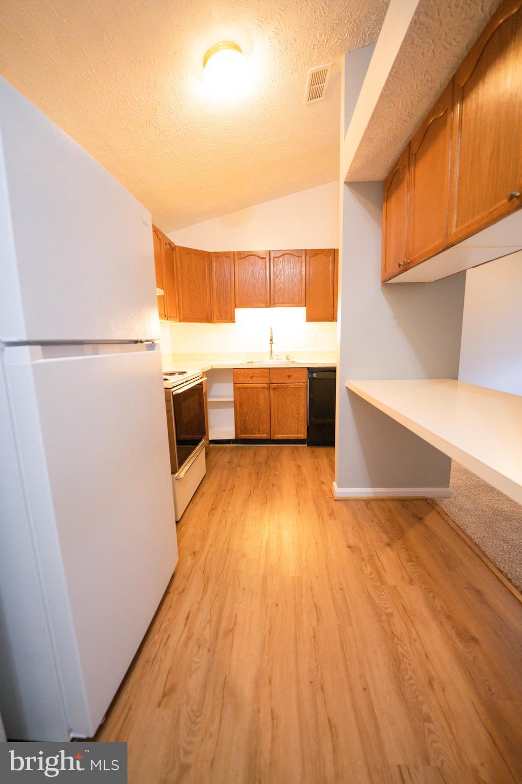 2108 Whitehall Road, Unit 2D Frederick, MD 21702 - Photo 7 of 32 kitchen