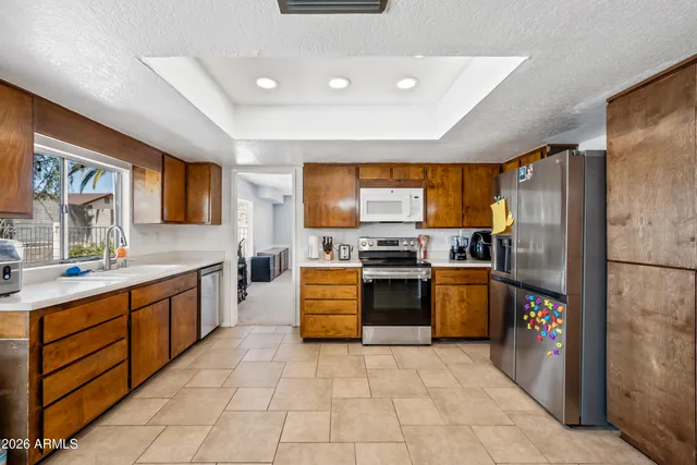 $457,000 | 4136 West Hearn Road, Phoenix, AZ 85053