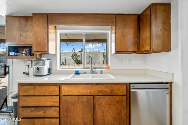 $457,000 | 4136 West Hearn Road, Phoenix, AZ 85053