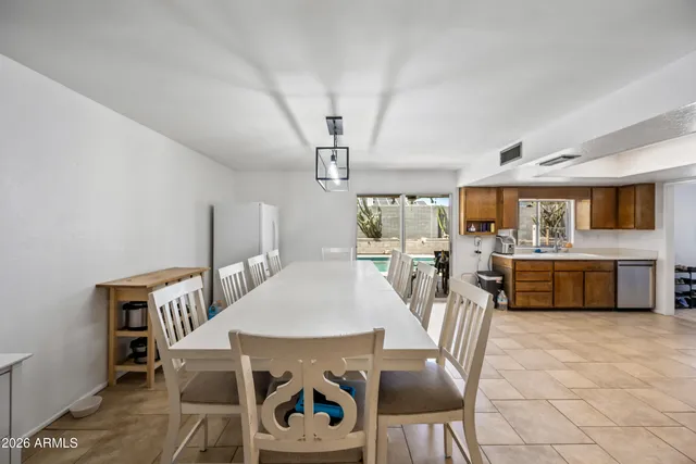 $457,000 | 4136 West Hearn Road, Phoenix, AZ 85053