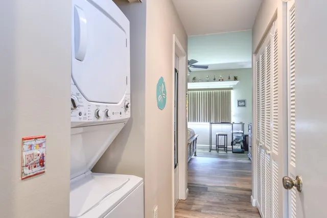 a view of living room washer and dryer