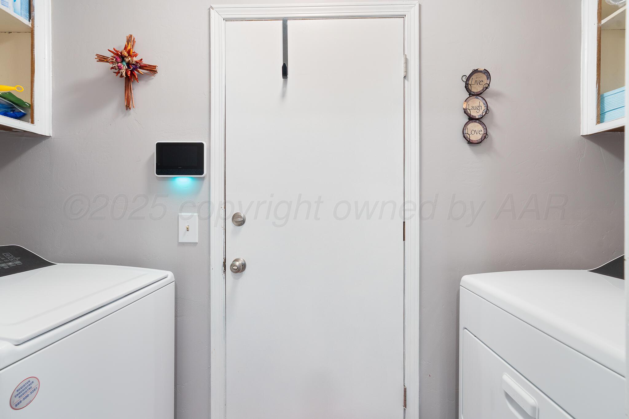 4307 Harmony Street Amarillo, TX 79109 - Photo 9 of 25 a bathroom with a shower and a sink