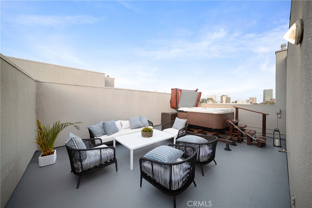 4557 Haskell Avenue, Unit 301 Encino, CA 91436 - Photo 37 of 40