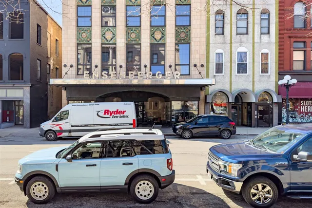 $155,000 | 212 North Center Street, Unit 402, Bloomington, IL 61701