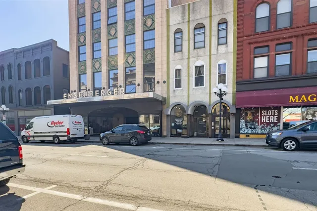 $155,000 | 212 North Center Street, Unit 402, Bloomington, IL 61701