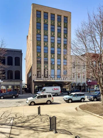 $155,000 | 212 North Center Street, Unit 402, Bloomington, IL 61701
