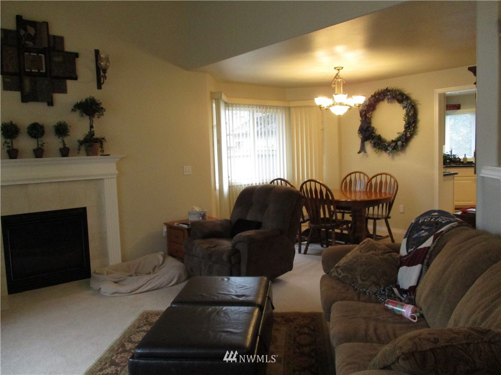 752 Vashon Place Northeast Renton, WA 98059 - Photo 12 of 24
