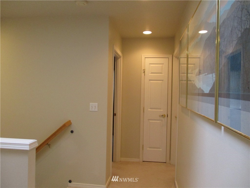 752 Vashon Place Northeast Renton, WA 98059 - Photo 16 of 24