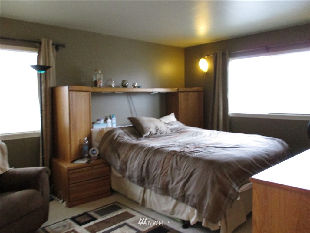 752 Vashon Place Northeast Renton, WA 98059 - Photo 20 of 24