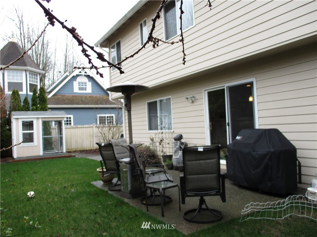 752 Vashon Place Northeast Renton, WA 98059 - Photo 3 of 24