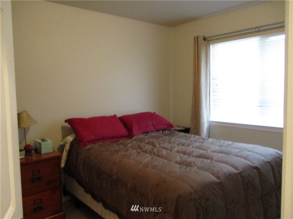752 Vashon Place Northeast Renton, WA 98059 - Photo 22 of 24