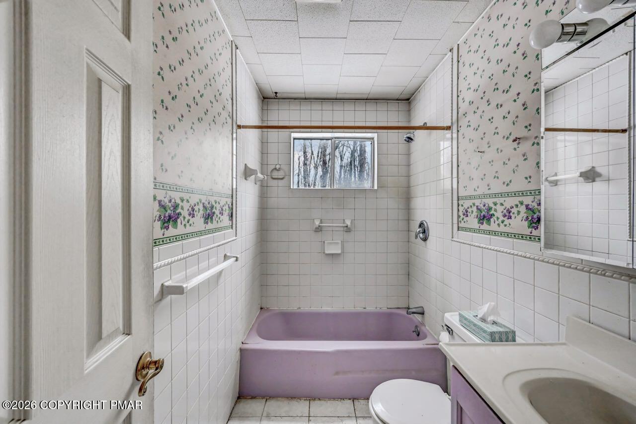 1912 Johns Road Effort, PA 18330 - Photo 31 of 46 Main Full Bath