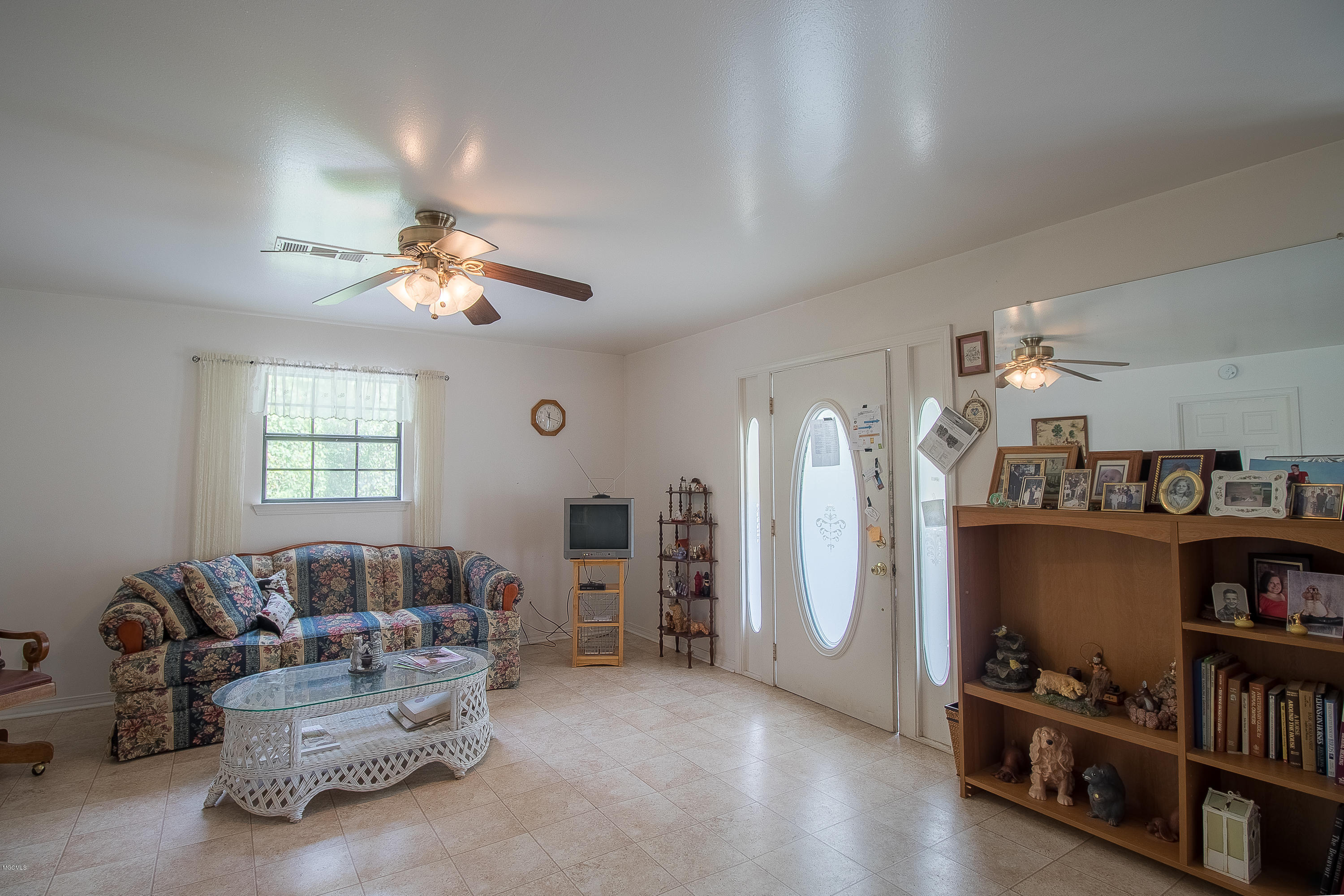 11119 Allen Road Gulfport, MS 39503 - Photo 8 of 15 11119 Allen Road-107