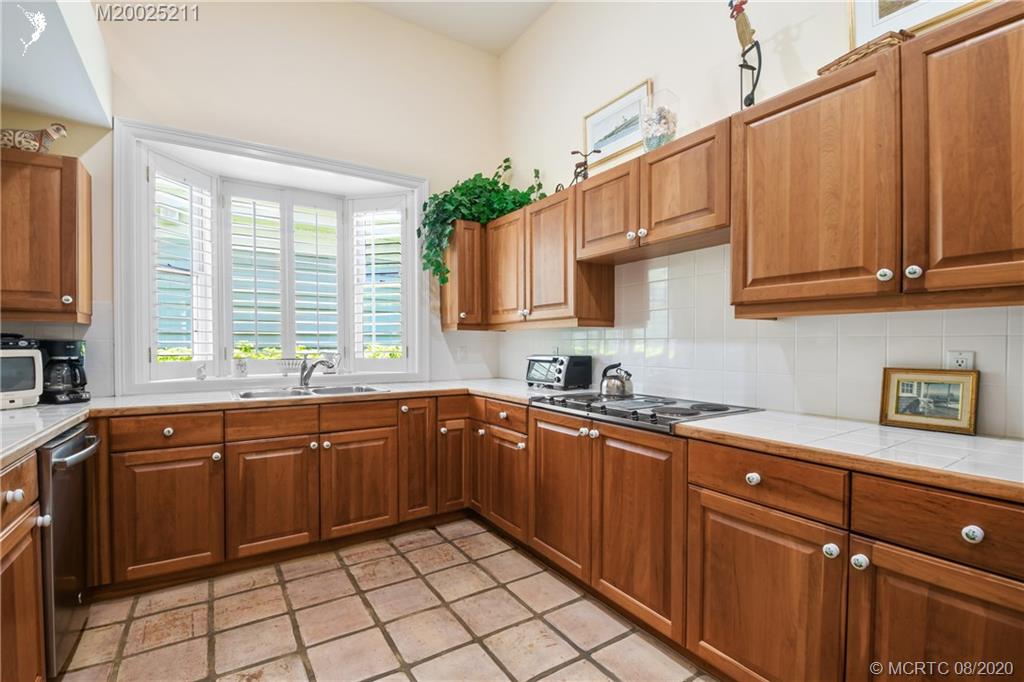 7202 Golf Ridge Way Hobe Sound, FL 33455 - Photo 13 of 36 Gallery Image 13