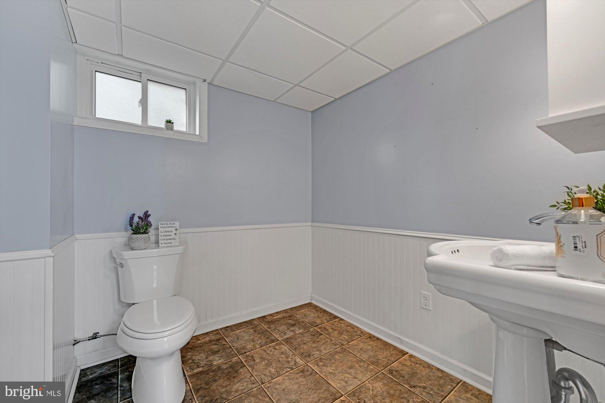 938 Mt Zion Road Lebanon, PA 17046 - Photo 29 of 54 Powder Room