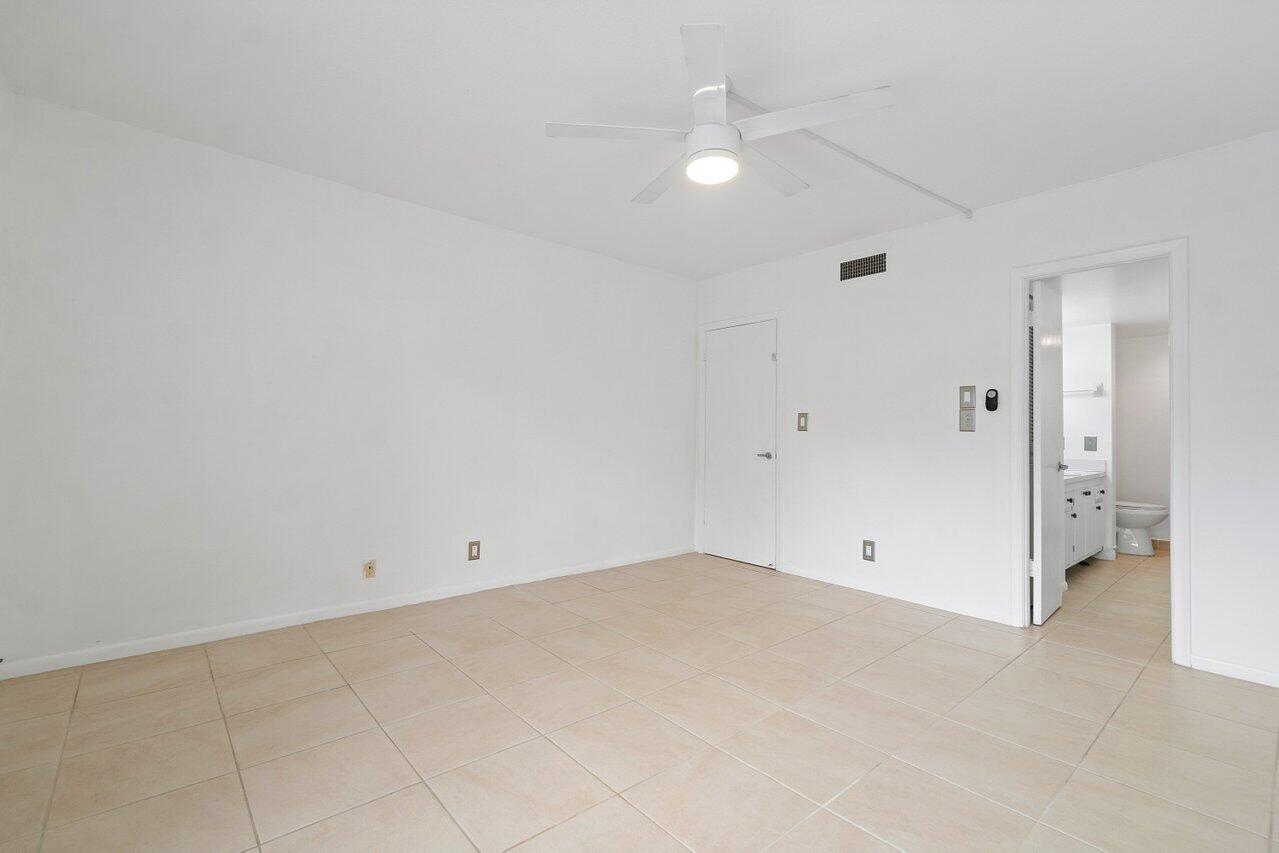 250 Northeast 20th Street, Unit 2250 Boca Raton, FL 33431 - Photo 13 of 22 a view of an empty room