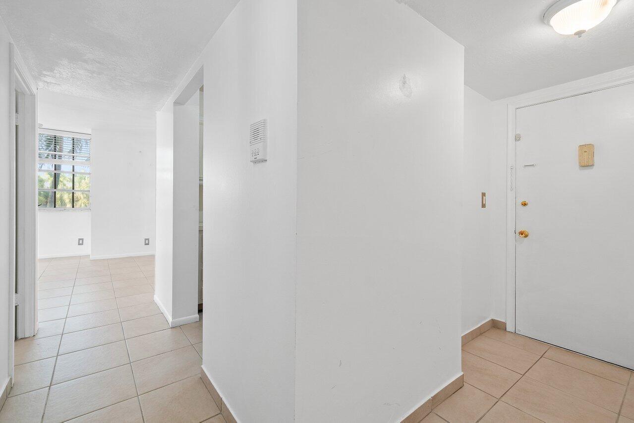 250 Northeast 20th Street, Unit 2250 Boca Raton, FL 33431 - Photo 4 of 22