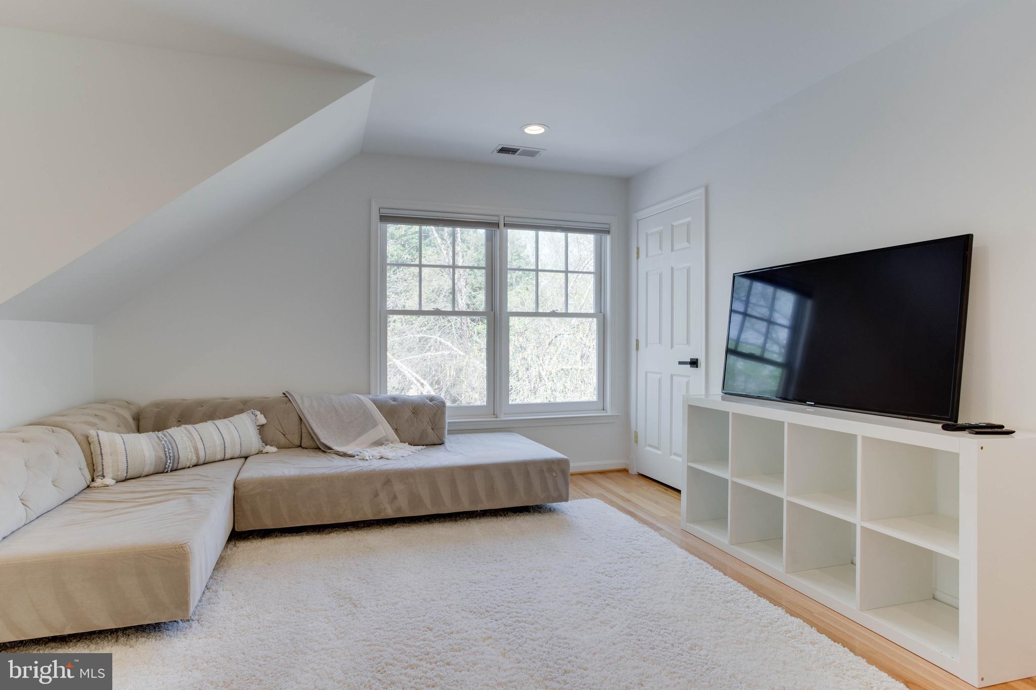 922 Melvin Road Annapolis, MD 21403 - Photo 43 of 84 Gallery Image 43