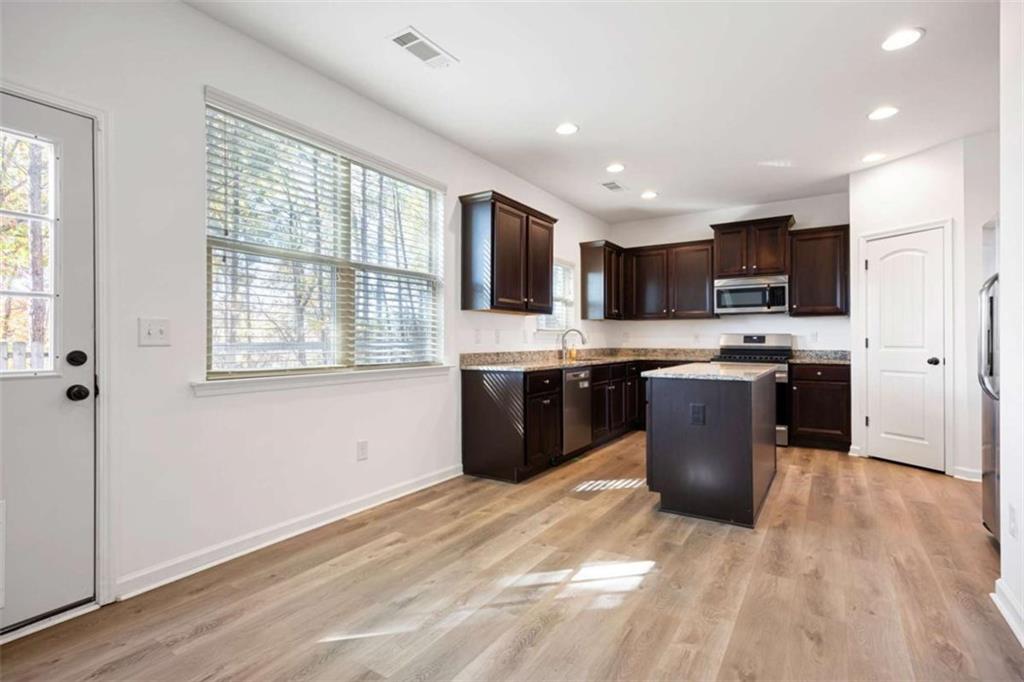 4375 Lippencott Lane Acworth, GA 30101 - Photo 11 of 31