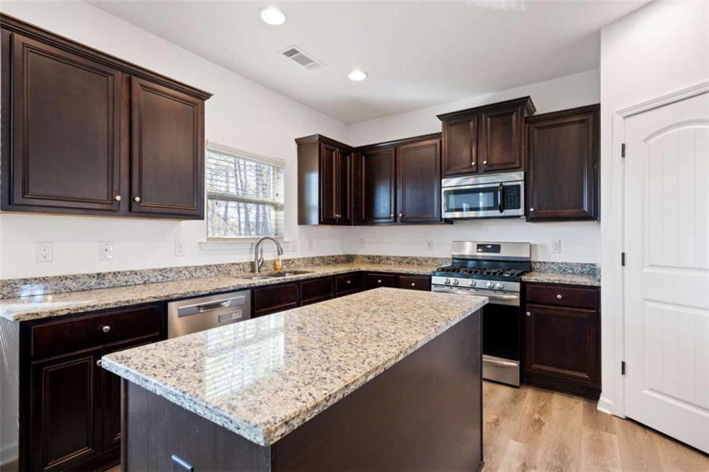 4375 Lippencott Lane Acworth, GA 30101 - Photo 13 of 31