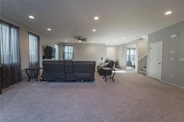 $2,650 | 1115 East Sunset Road, Henderson, NV 89011