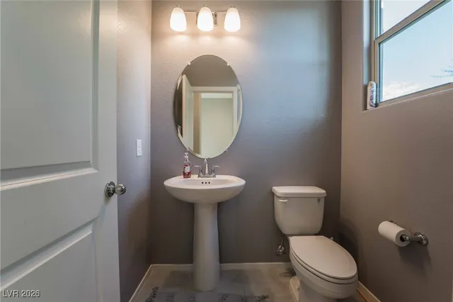 $2,650 | 1115 East Sunset Road, Henderson, NV 89011