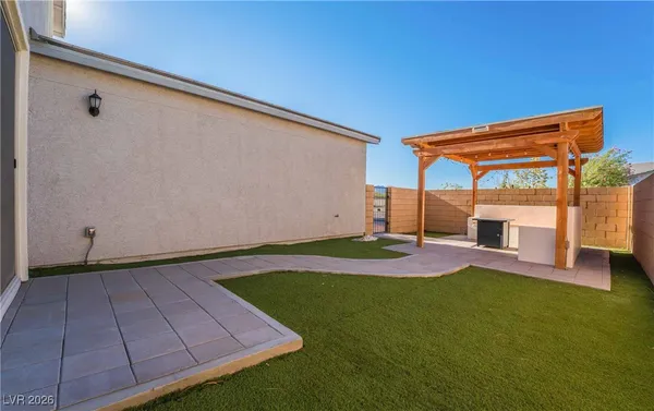 $2,495 | 1115 East Sunset Road, Henderson, NV 89011