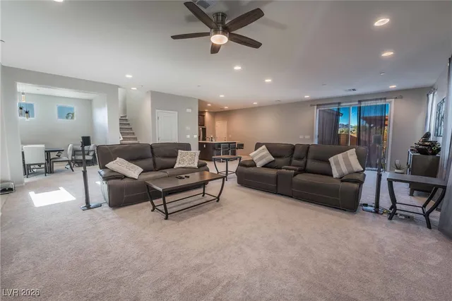 $2,650 | 1115 East Sunset Road, Henderson, NV 89011