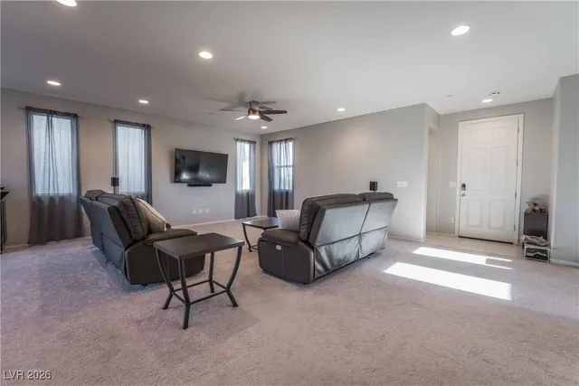 $2,650 | 1115 East Sunset Road, Henderson, NV 89011