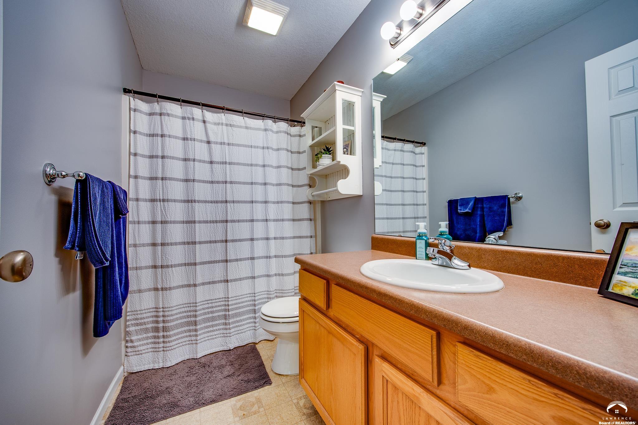 1837 Delaware Street Lawrence, KS 66044 - Photo 21 of 28