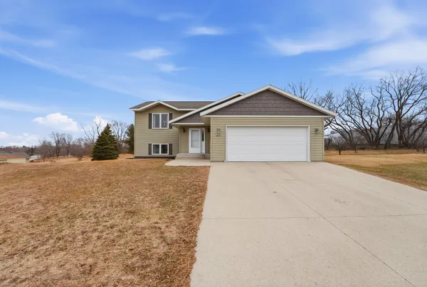 $269,900 | 210 Carroll Court, Paynesville, MN 56362