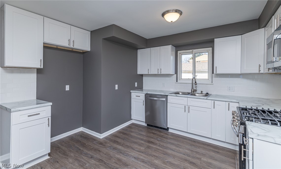8285 Reed Avenue Garfield Heights, OH 44125 - Photo 14 of 30