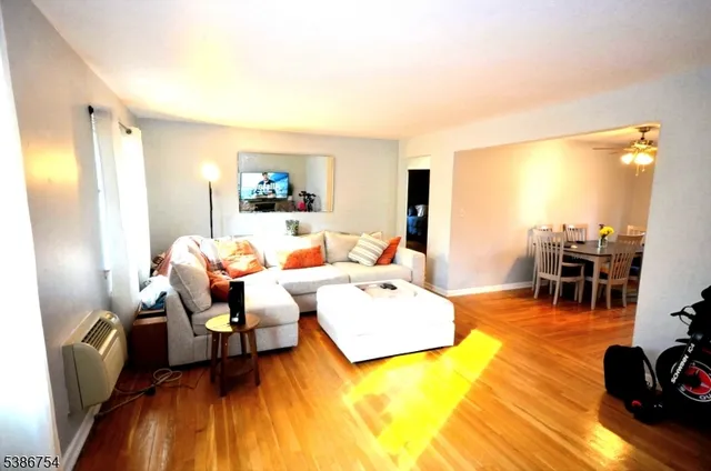 $2,400 | 5 Stone Hill Road, Springfield, NJ 07081